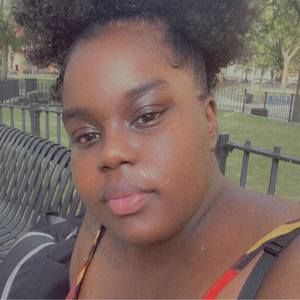 Meet your Posher, Desha